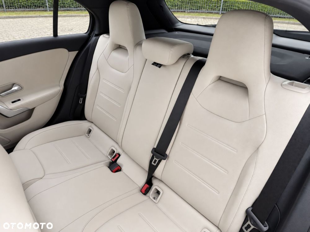 Mercedes-Benz Klasa A 200 Style 7G-DCT - 33