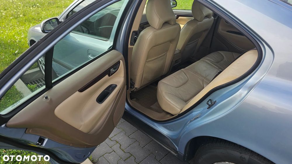 Volvo S60 2.4 Comfort - 12