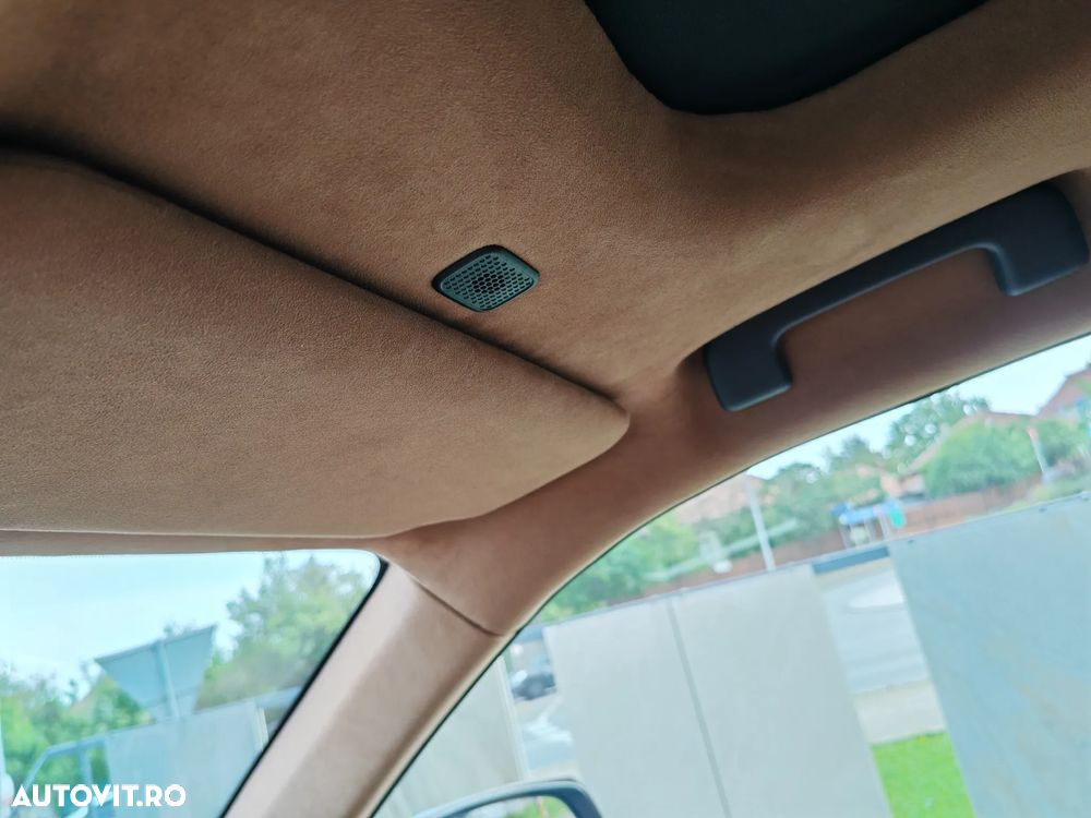 Toyota Highlander ver-2-5-l-hybrid-dynamic-force-248cp-luxury-metallic - 30