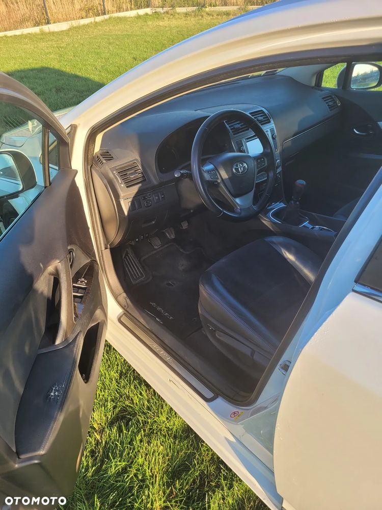 Toyota Avensis 2.0 D-4D Premium - 15