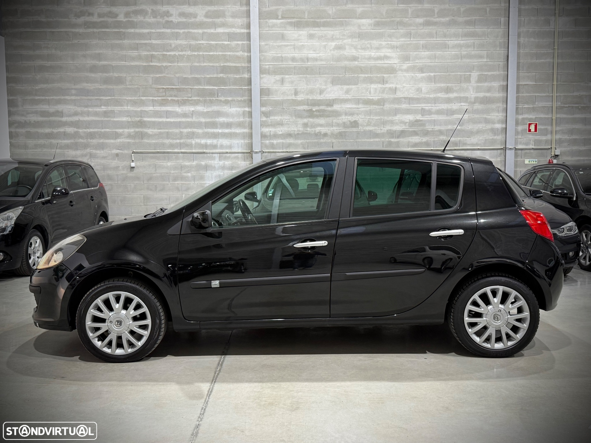 Renault Clio 1.5 dCi Dynamique S - 2