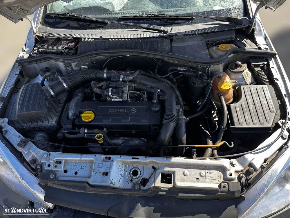Opel Corsa C 1.7 DTI Van de 2001 para peças - 3