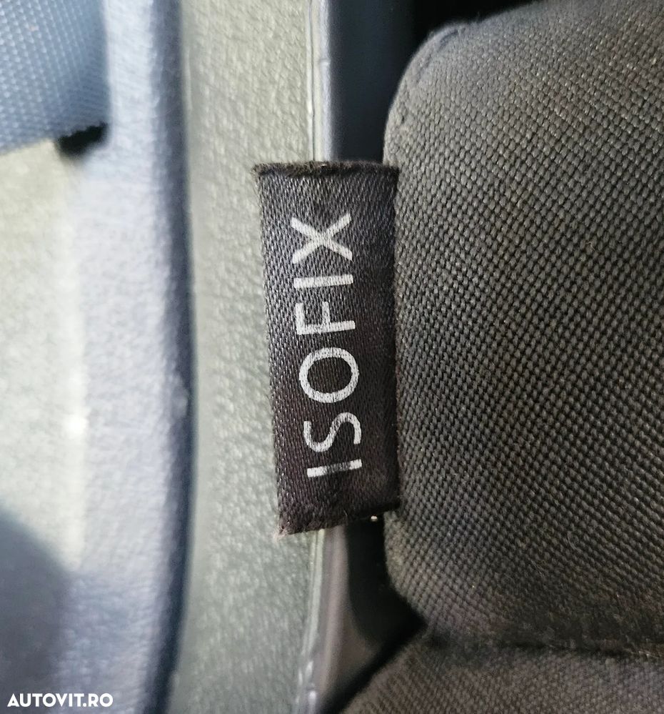 Volkswagen Touran - 12