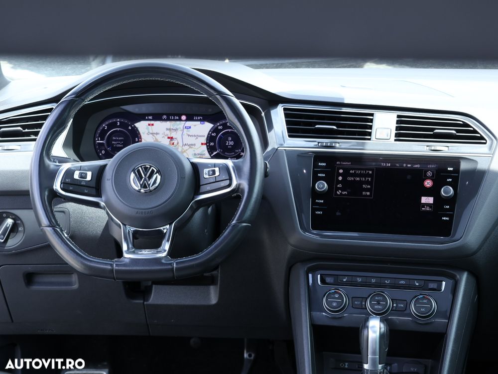 Volkswagen Tiguan - 12