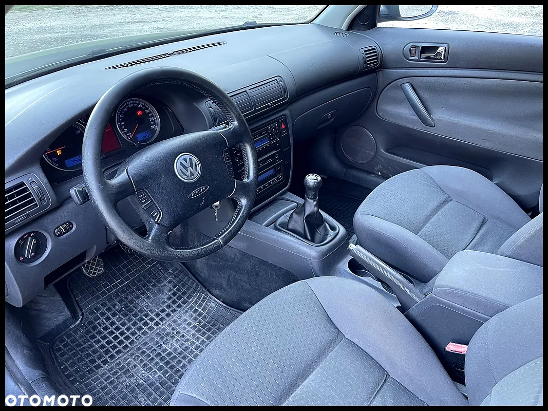Volkswagen Passat 1.9 TDI Highline - 5
