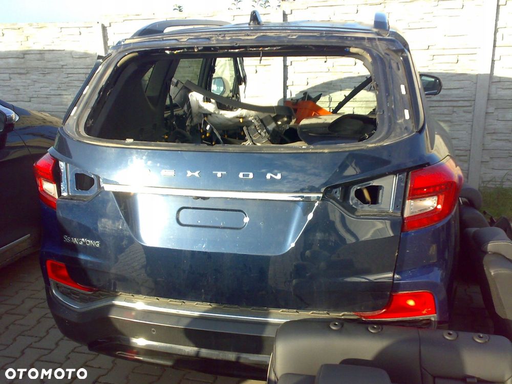 ssangyong rexton g4 2017 2018 klapa tył idealna - 1