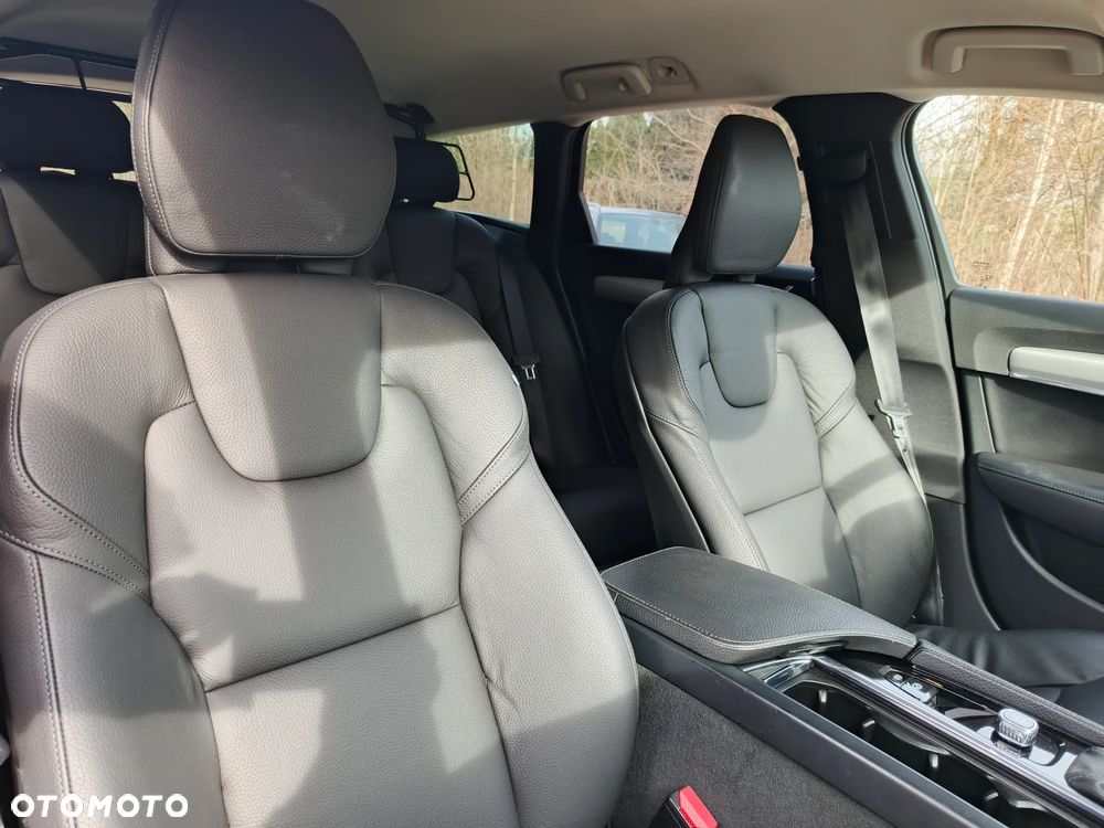 Volvo V90 D5 AWD Momentum - 26