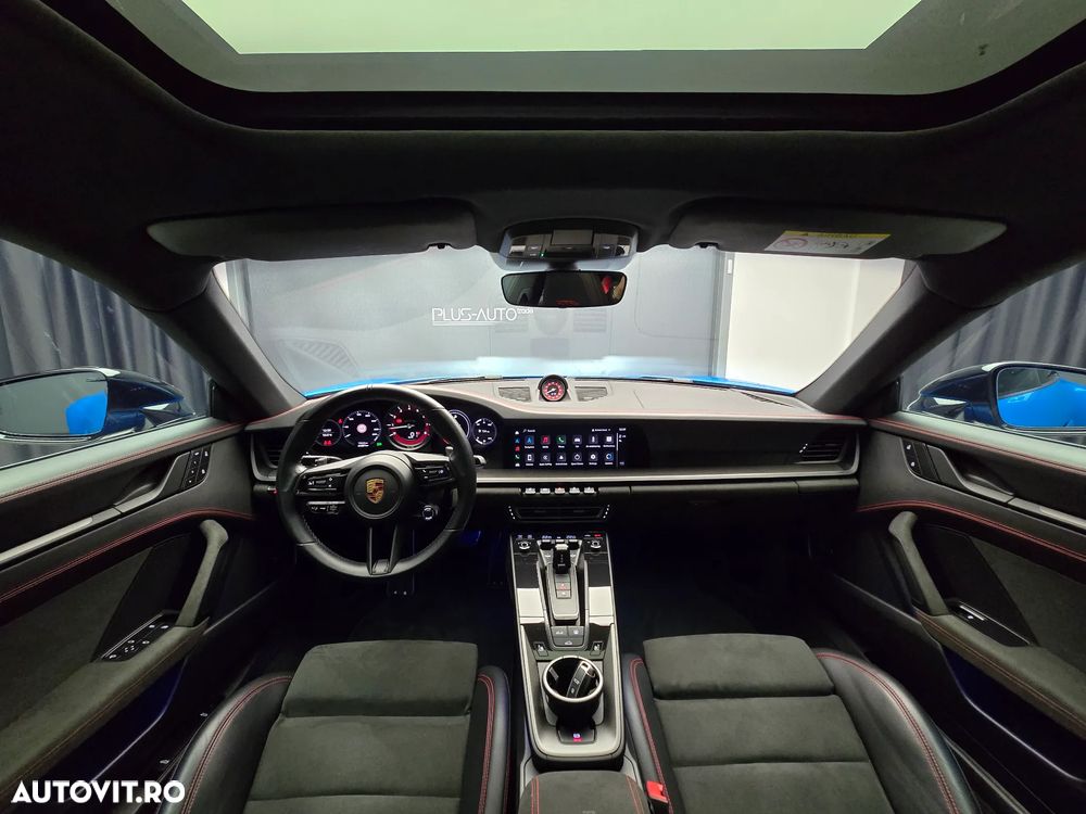 Porsche 911 4 GTS PDK - 23