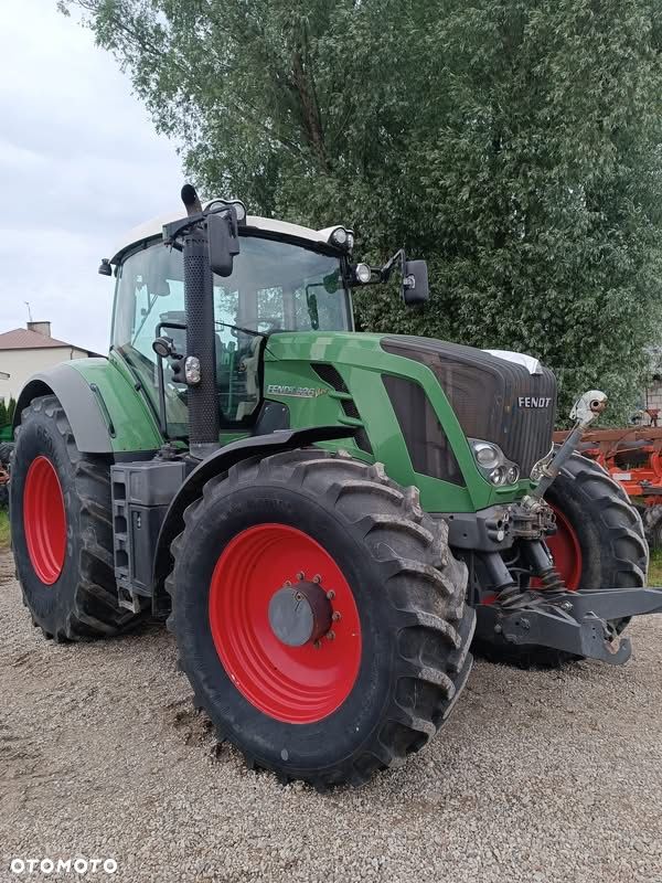 Fendt 826