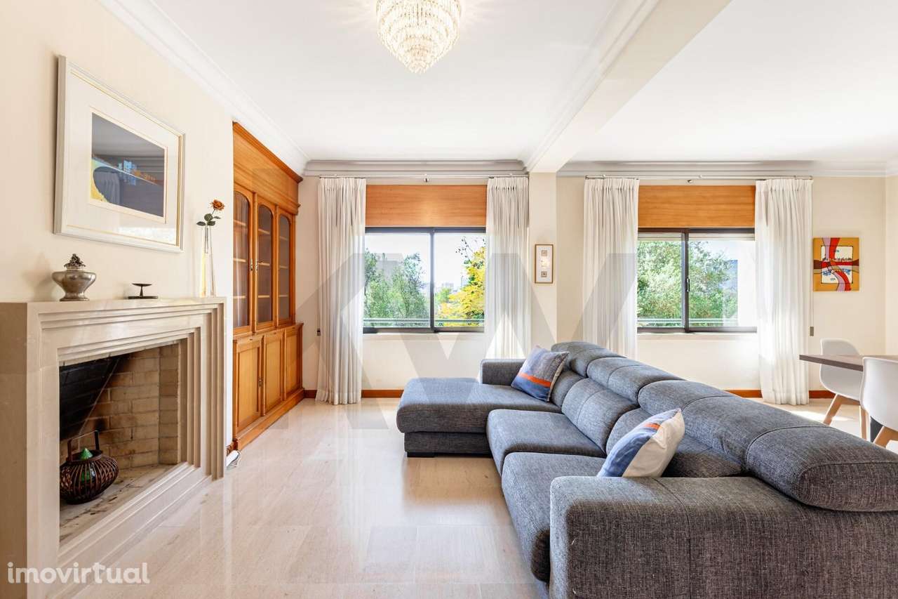 Apartamento T3 de Excelência para arrendar semi-mobilado com Garagem – - Grande imagem: 2/30