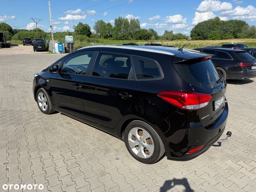 Kia Carens 1.7 CRDi 115 Dream-Team Edition - 6