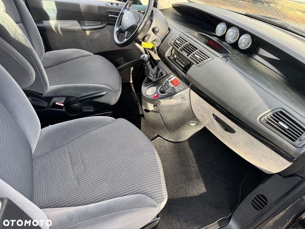 Peugeot 807 HDi 135 Family - 14