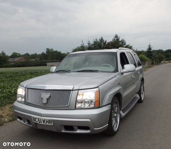 Cadillac Escalade - 2