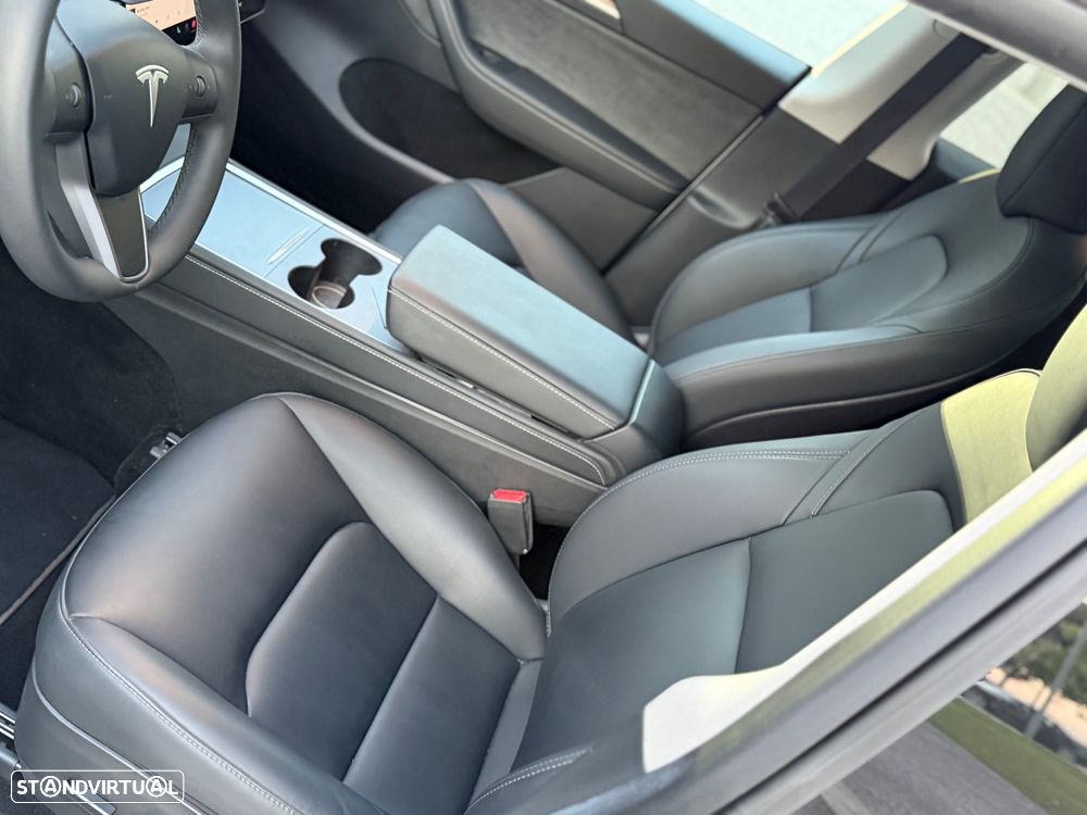 Tesla Model Y Long Range Dual Motor AWD - 30