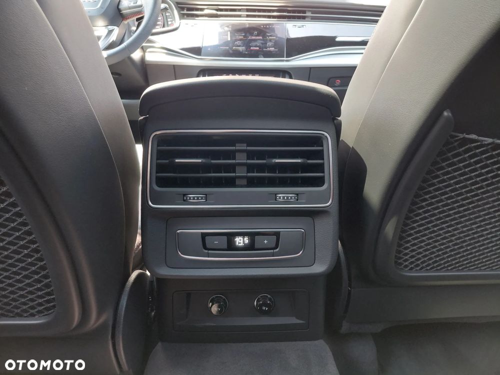 Audi Q8 55 TFSI e PHEV Quattro Tiptronic - 24