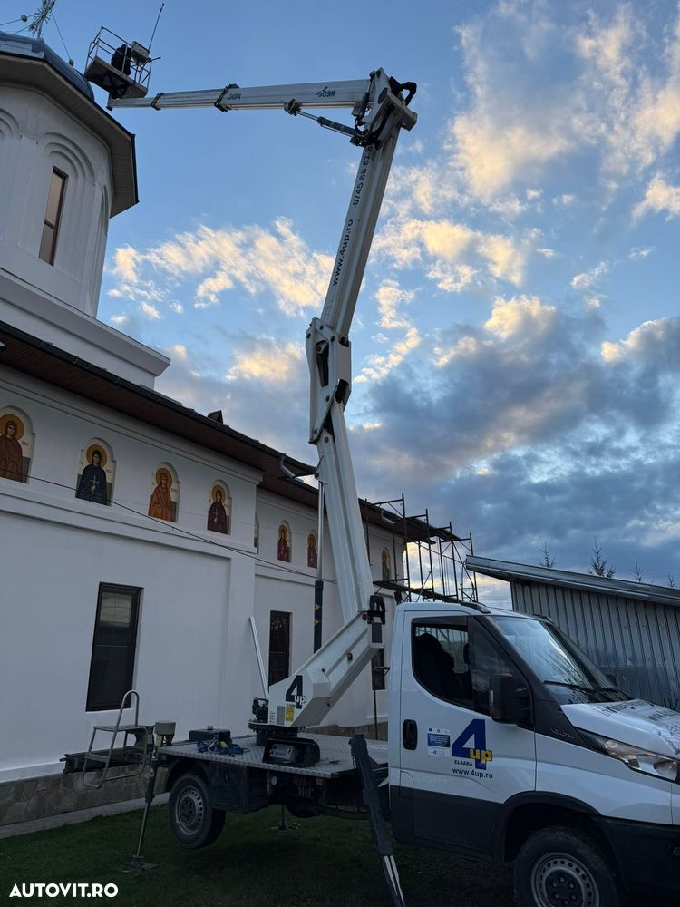 Iveco Inchiriere nacela montata pe autosasiu PRB - 9