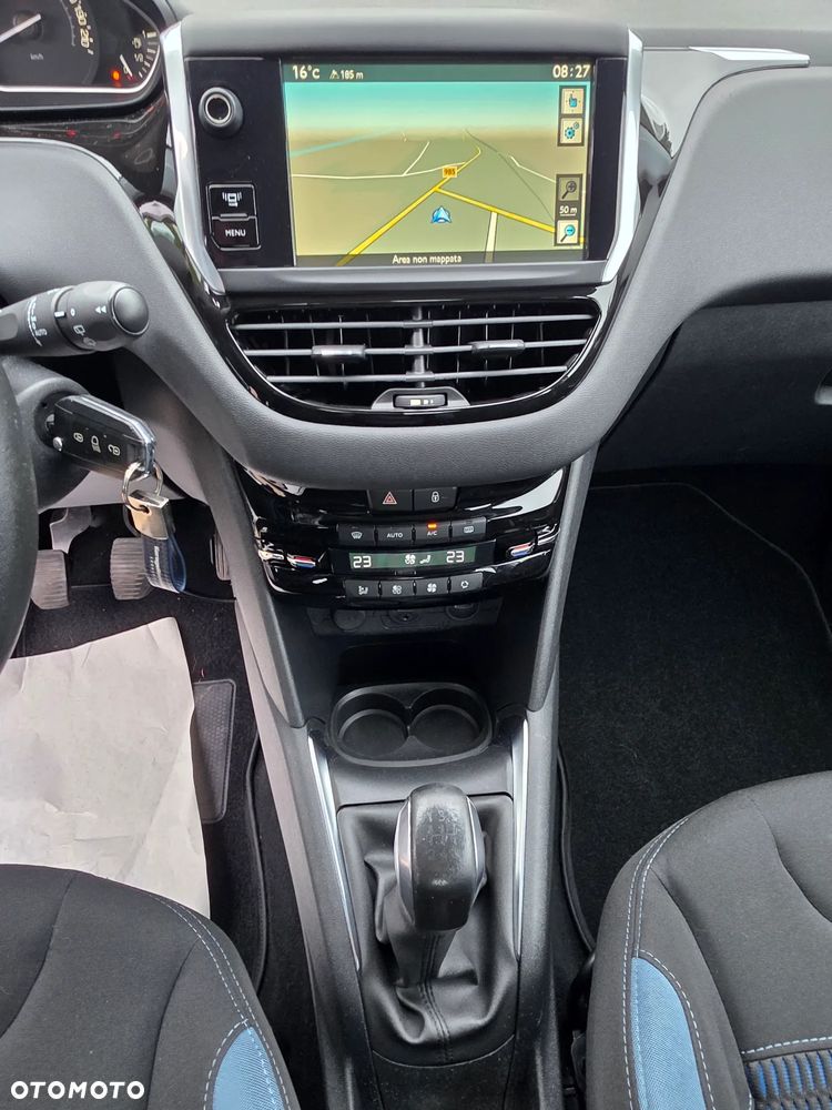 Peugeot 208 - 22