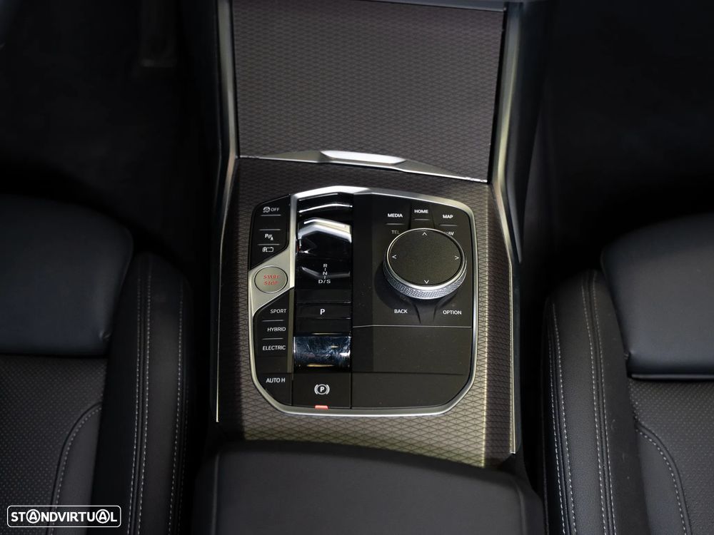 BMW 330 e Pack Desportivo M Auto - 16