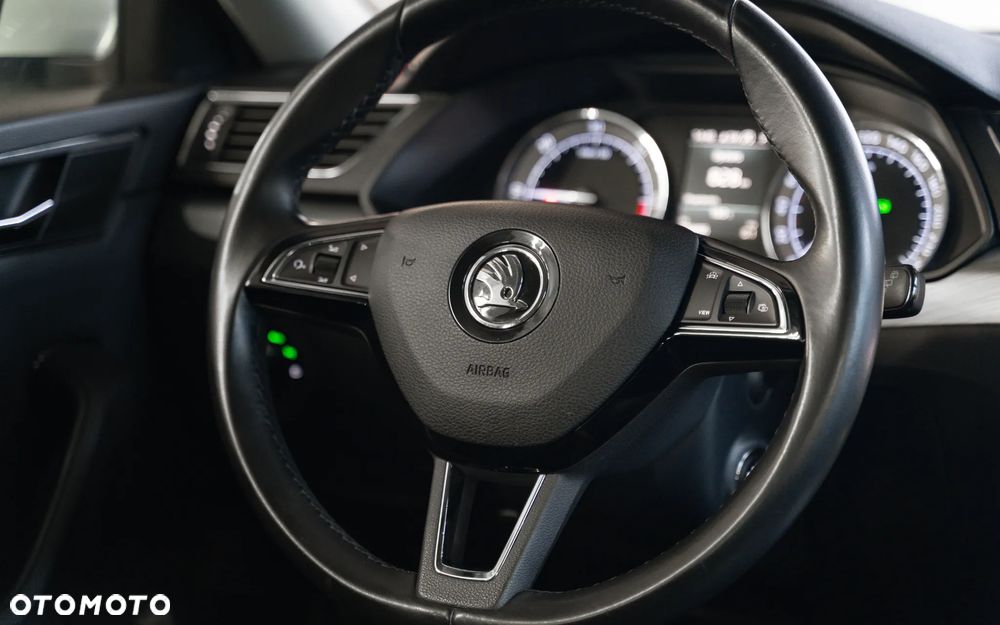 Skoda Superb 2.0 TDI Ambition DSG - 23