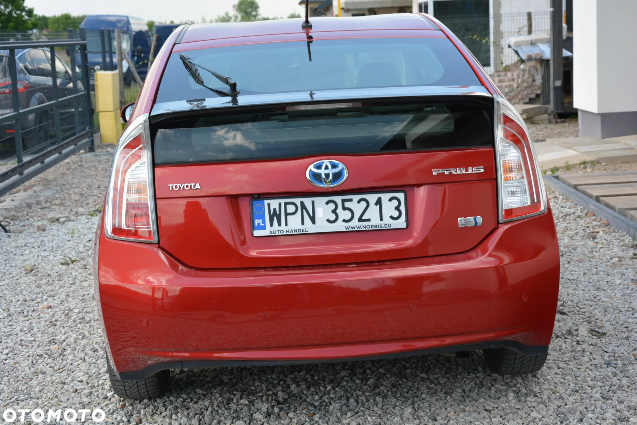 Toyota Prius 1.8 HSD Premium - 13