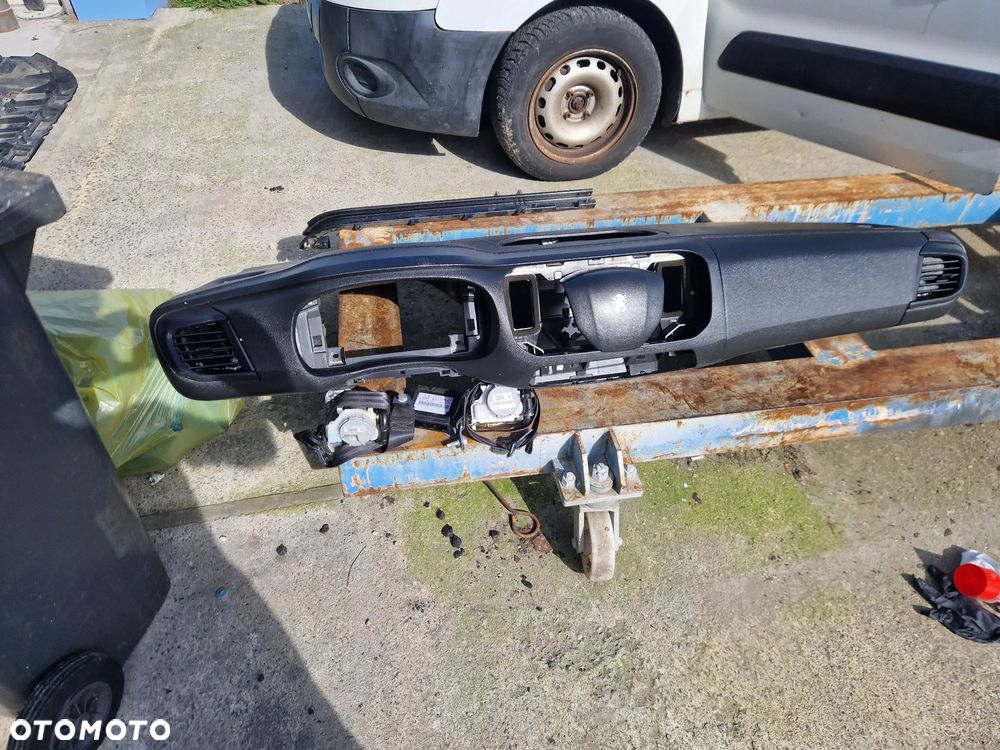 Sprzedam kompletny przód do peugota Experta 2019 - 11