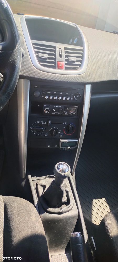 Peugeot 207 - 10