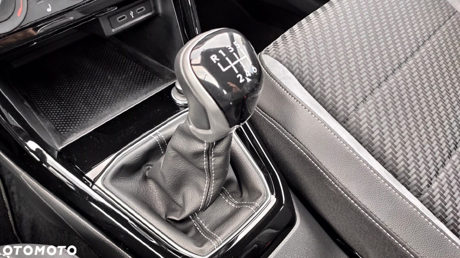 Volkswagen T-Cross - 27
