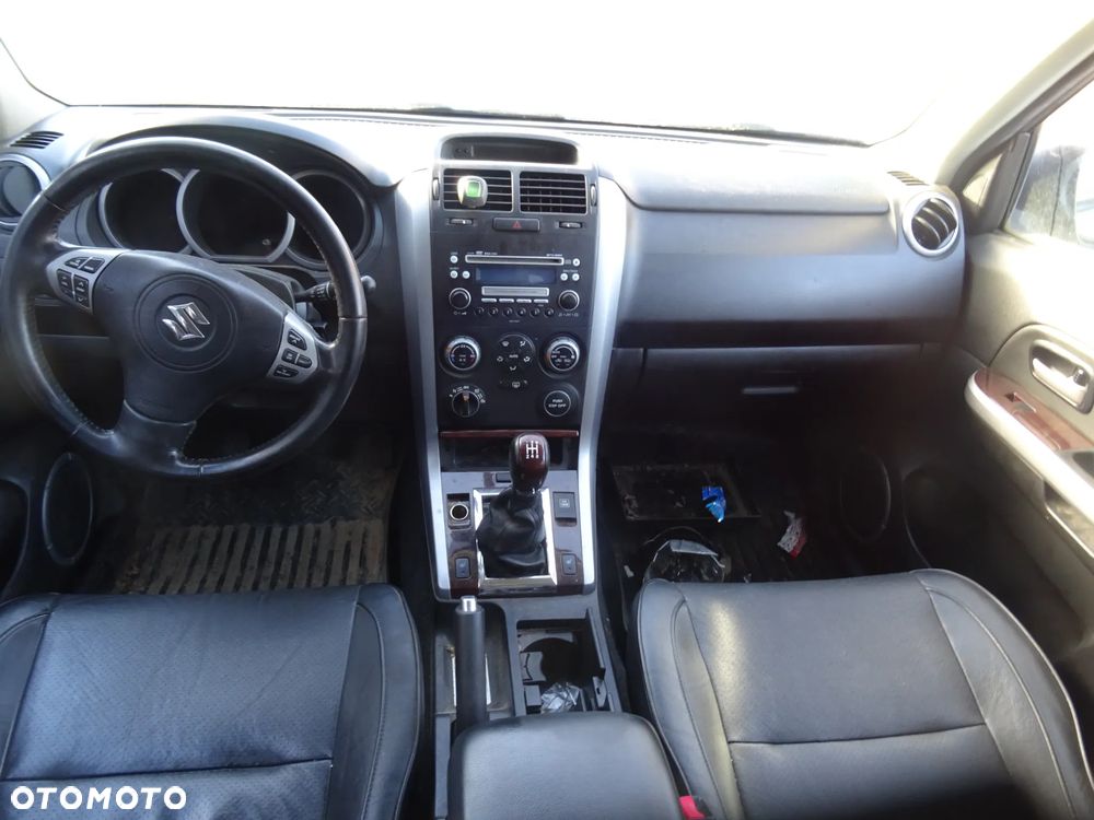 Suzuki Grand Vitara II (ZDL) drzwi zderzak klapa błotnik lampa części - 9