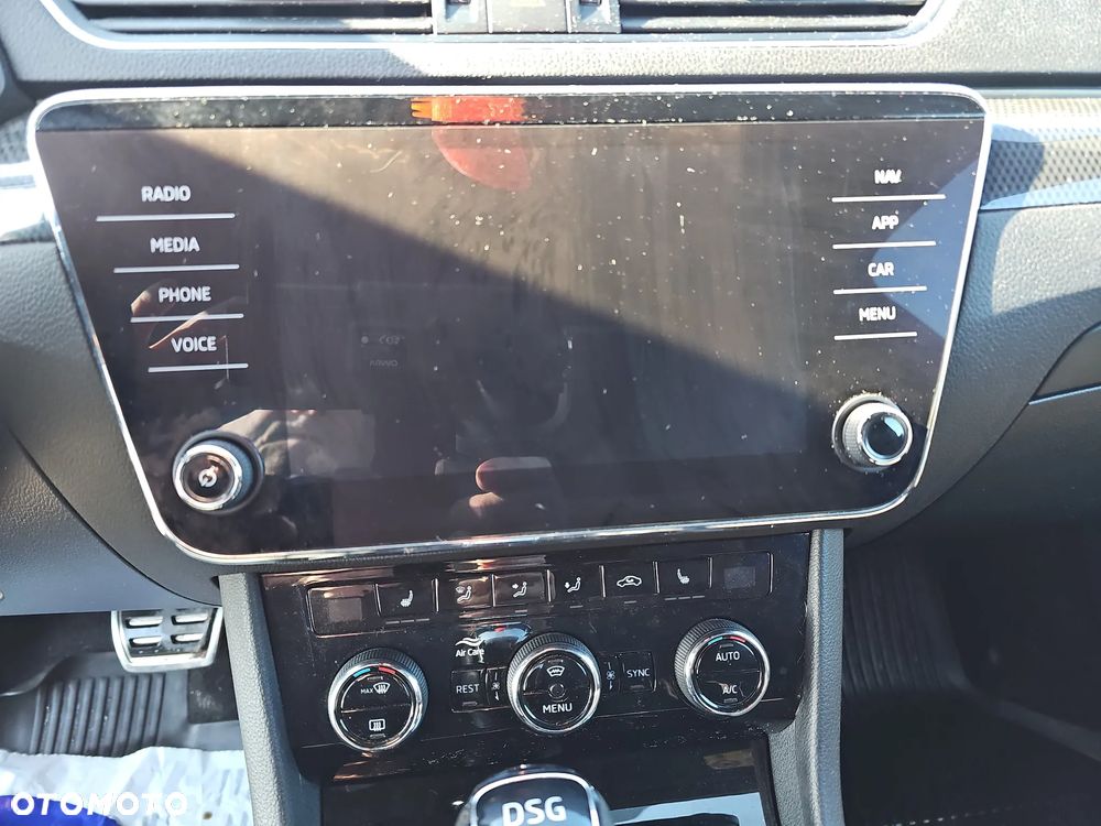 Skoda Superb 2.0 TDI Sportline DSG - 17