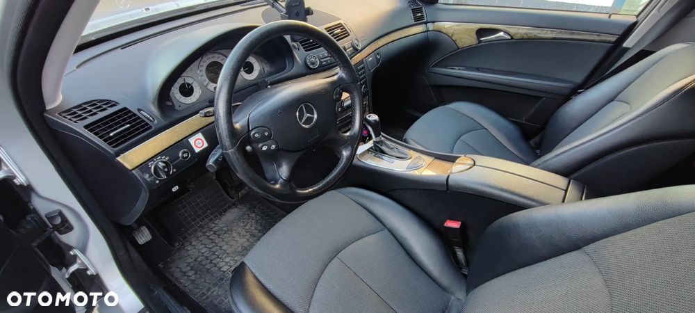 Mercedes-Benz Klasa E 320 CDI 4Matic Automatik Avantgarde DPF - 10