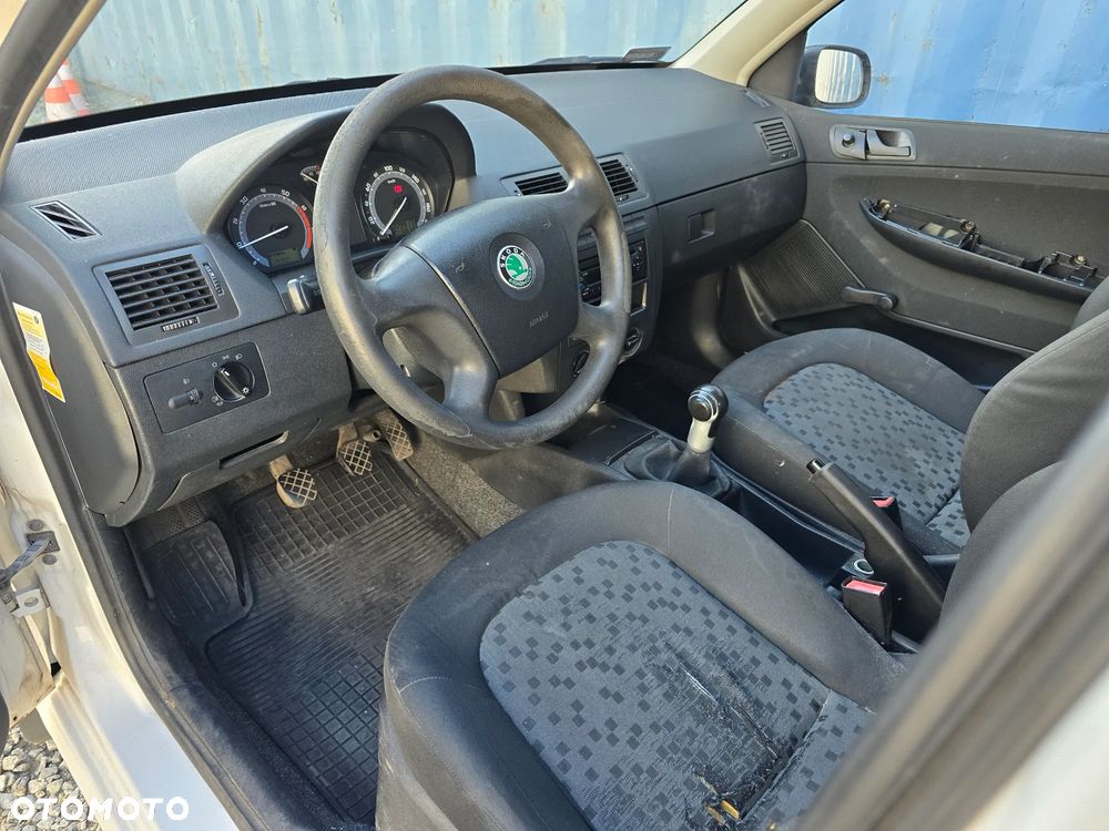 Skoda Fabia - 10