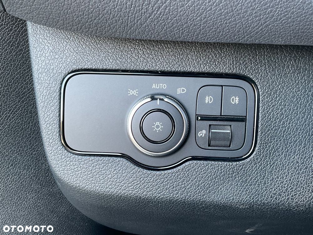 Mercedes-Benz Sprinter 319 - 19