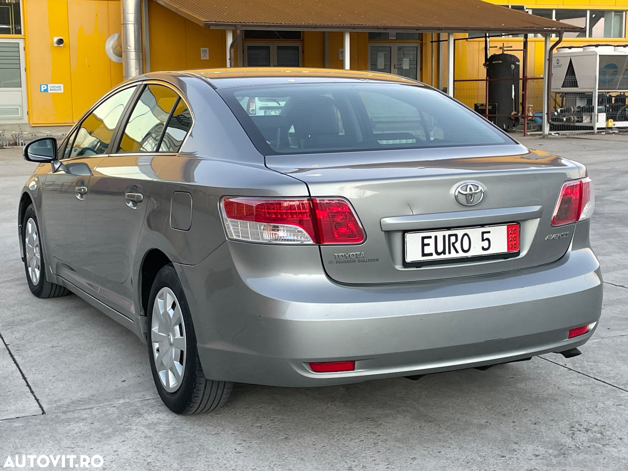 Toyota Avensis - 5
