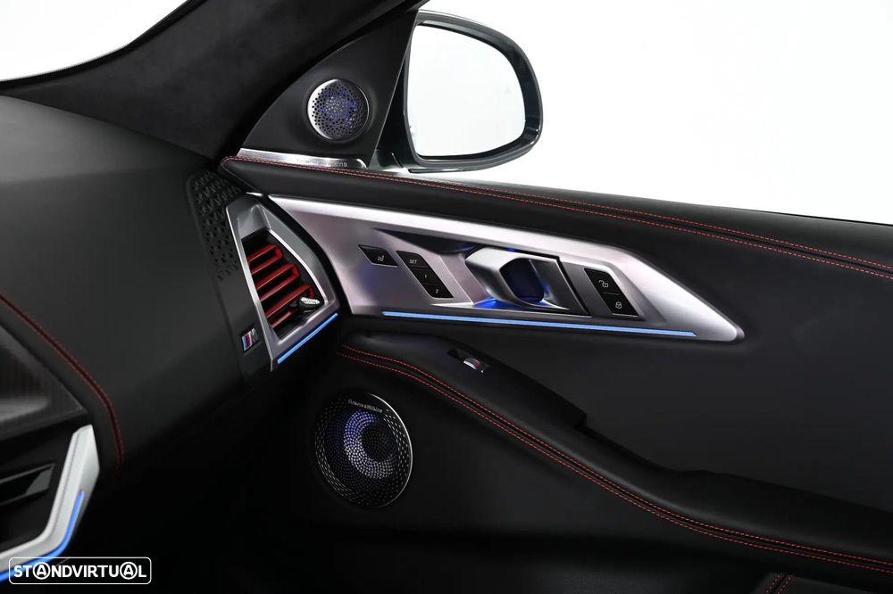 BMW XM Label Red - 34
