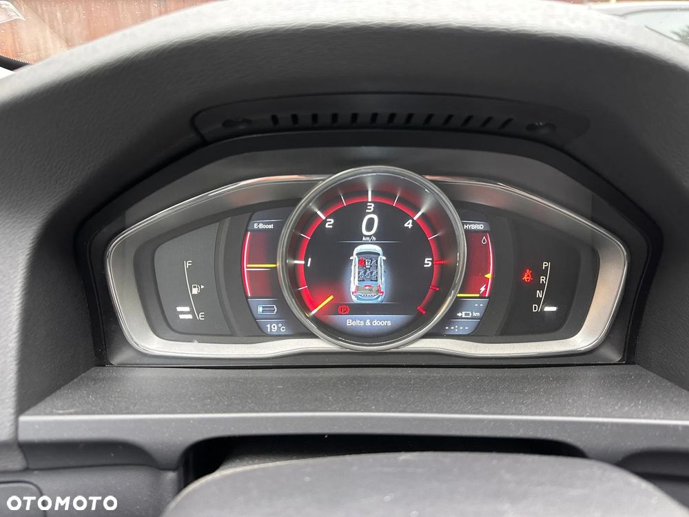 Volvo V60 D5 AWD R-Design Summum - 36