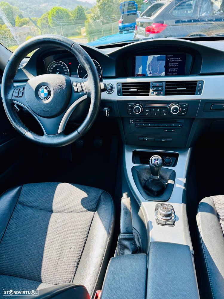 BMW 318 d DPF Touring Edition Sport - 27