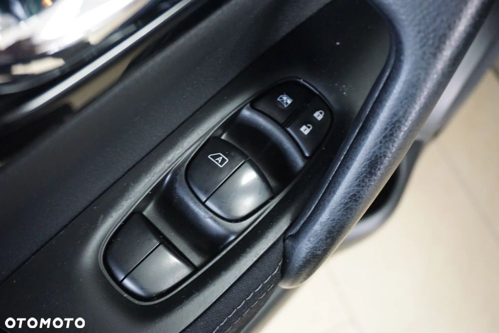 Nissan Qashqai 1.5 dCi DPF acenta - 26
