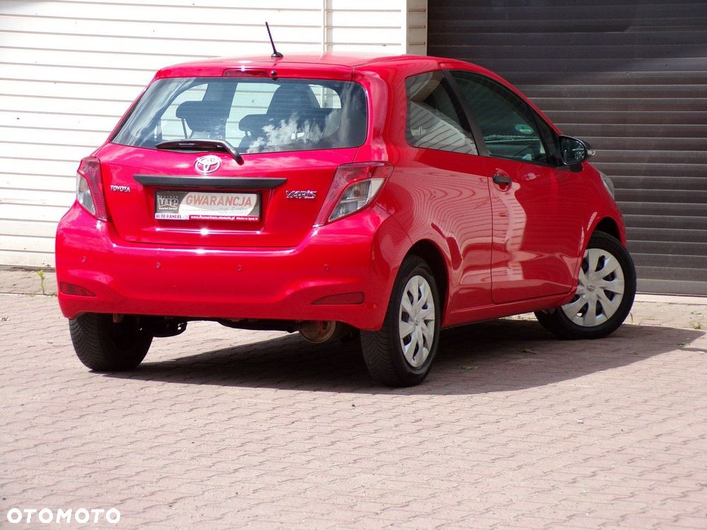 Toyota Yaris - 10