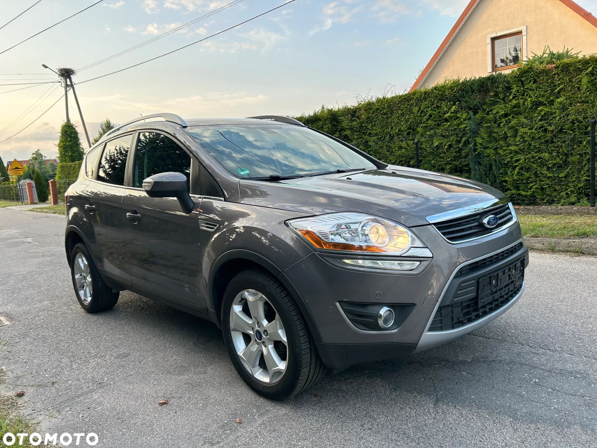 Ford Kuga 2.0 TDCi 2x4 Titanium - 1