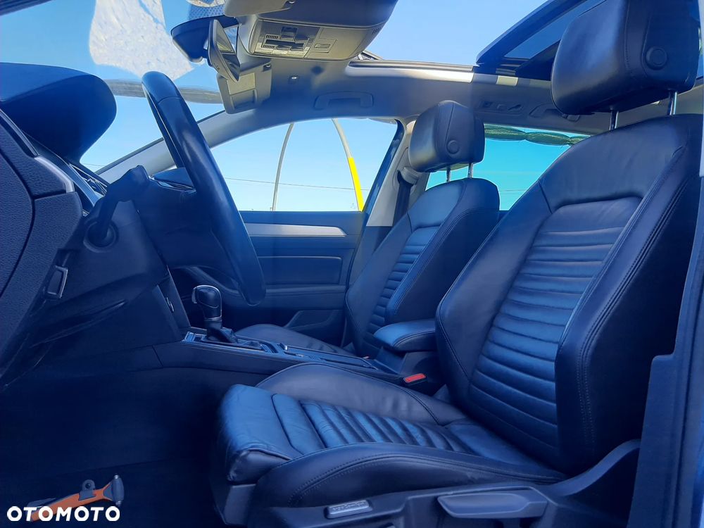 Volkswagen Passat 1.6 TDI SCR DSG Business - 22