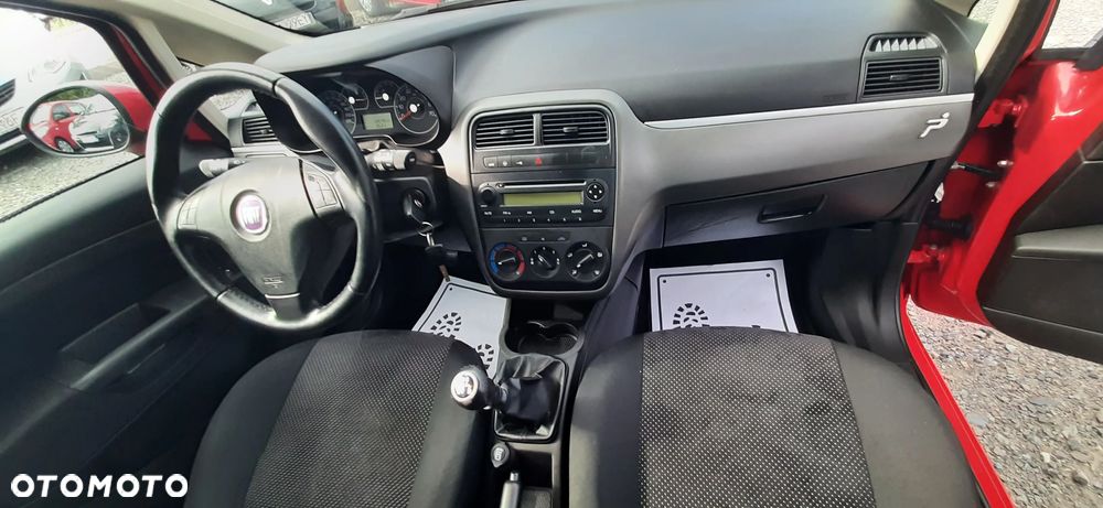 Fiat Grande Punto - 32