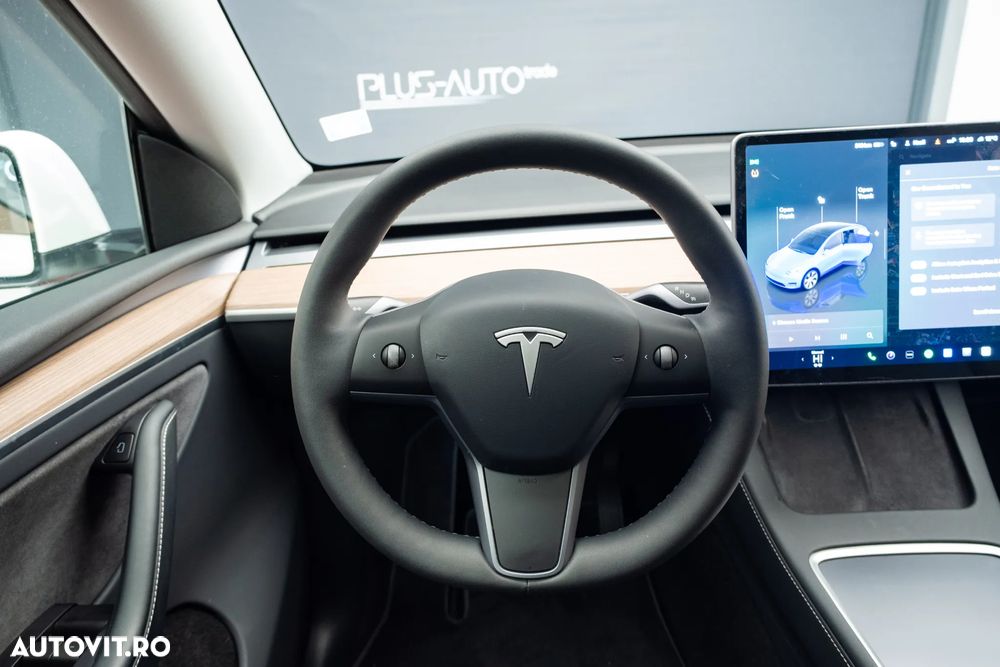 Tesla Model Y - 20