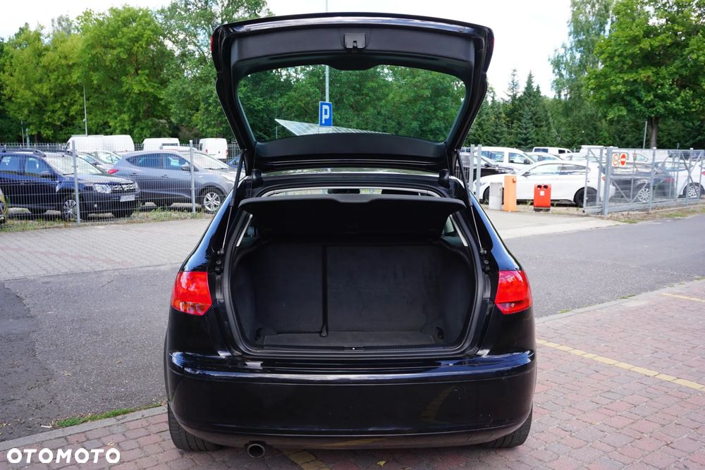 Audi A3 Sportback 1.6 FSI Ambiente - 4