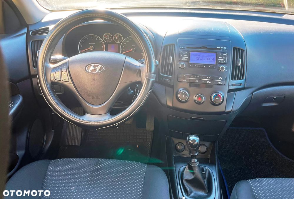 Hyundai i30 1.4 Classic + - 12