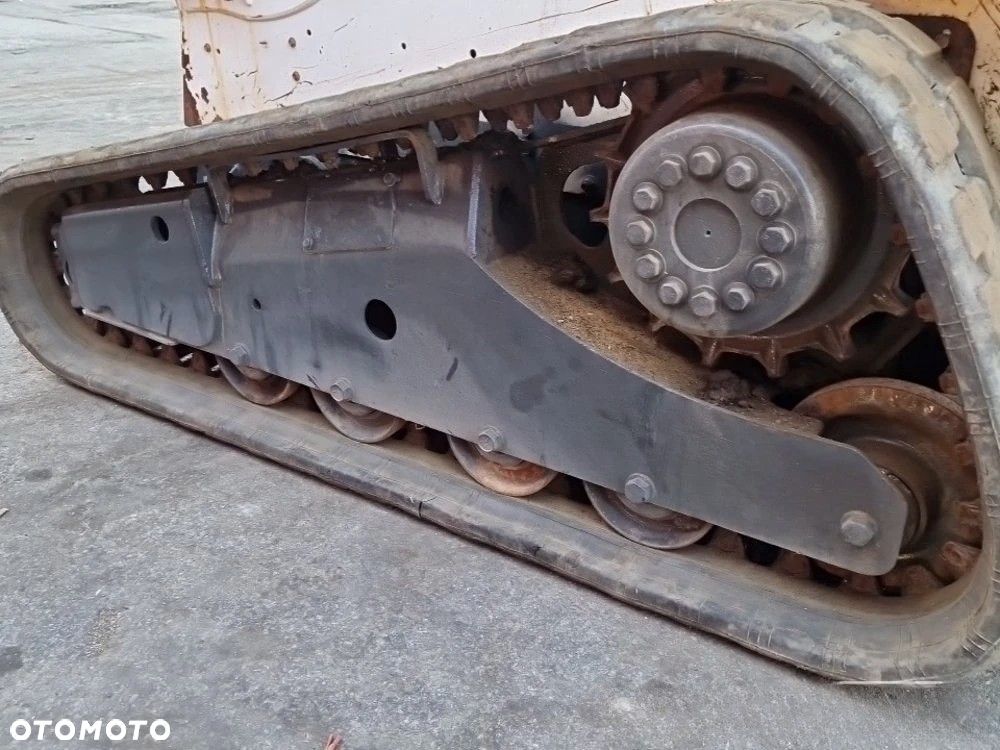 Bobcat T590 - 9