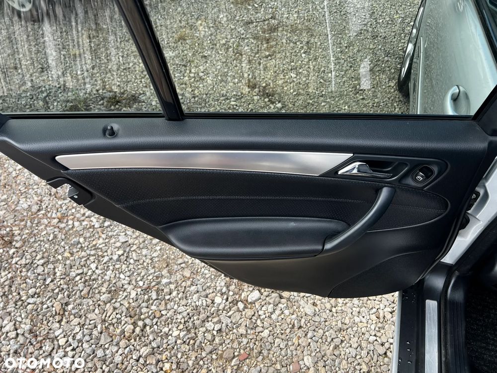 Mercedes-Benz Klasa C 220 CDI Automatik Avantgarde Sport Edition - 27