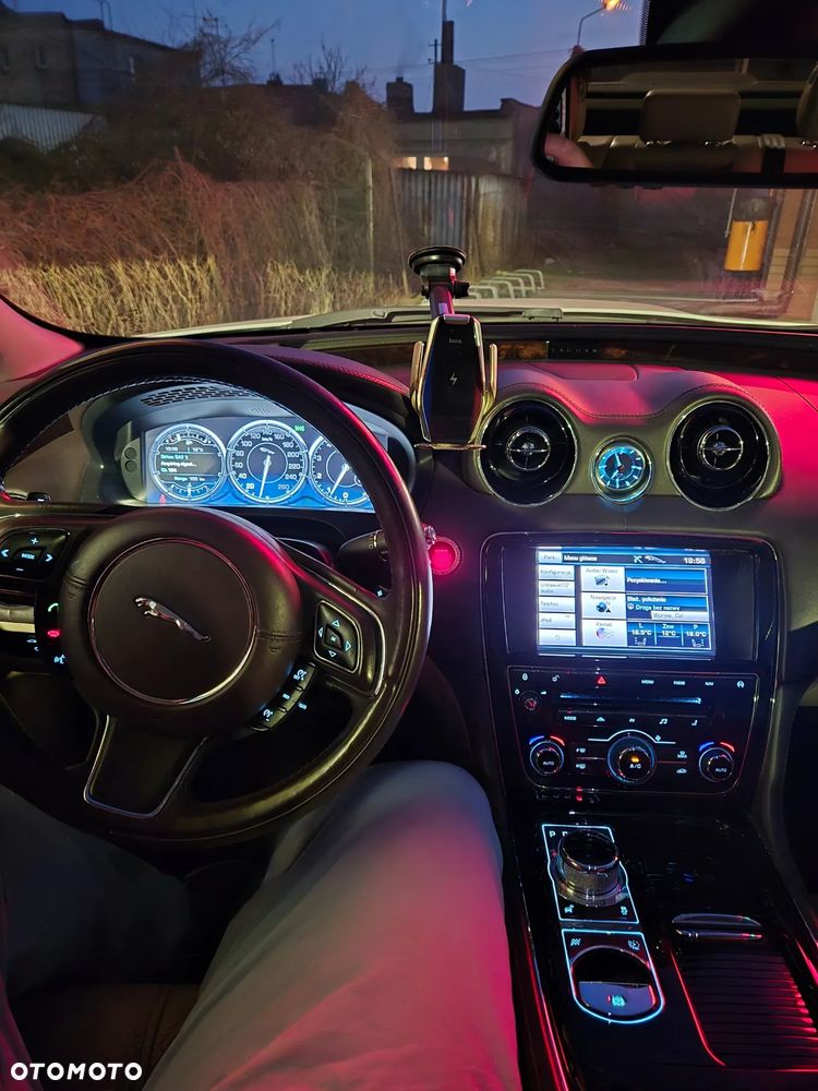 Jaguar XJ 3.0 T AWD Portfolio - 10