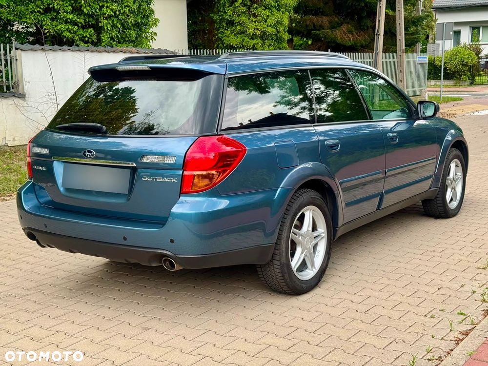 Subaru Outback 3.0 H6 - 5