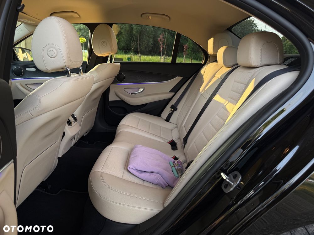 Mercedes-Benz Klasa E 300 de Avantgarde - 22