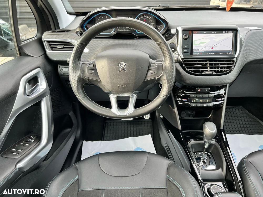 Peugeot 2008 1.2 PureTech Turbo EAT6 S&S Allure - 17